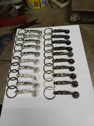 Llaveros de espuela forjados a mano