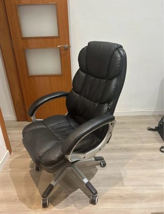 Silla de oficina piel negra