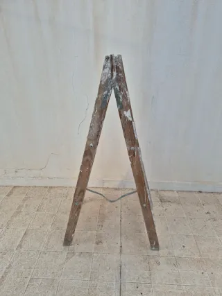 Escalera de pintor de madera