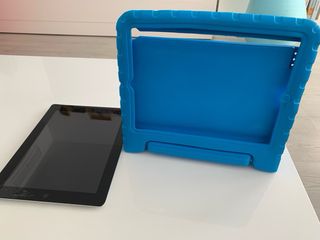 iPad 4 Wi-Fi 16 GB + Funda Negra