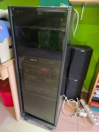 Minicadena Sony con Mueble Negro.