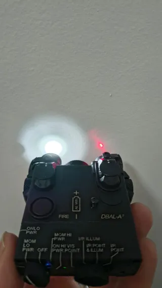 DBAL-A2 Láser Táctico y Linterna
