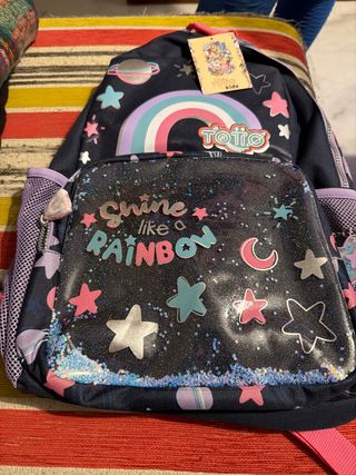 Mochila Totto Infantil Estrellas y Arcoíris