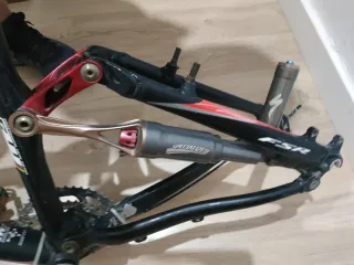 Chasis Specialized Epic y Horquilla Magura