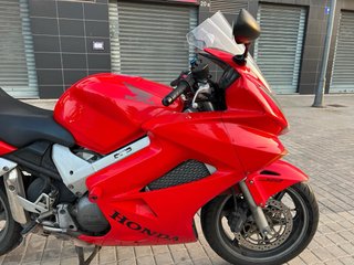 Honda VFR 800 VTEC Roja