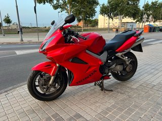 Honda VFR 800 VTEC Roja