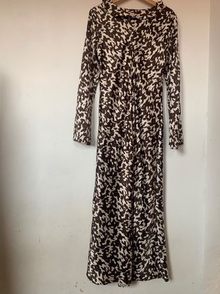 Vestido Zara Estampado Satén con Volantes