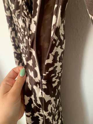 Vestido Zara Estampado Satén con Volantes