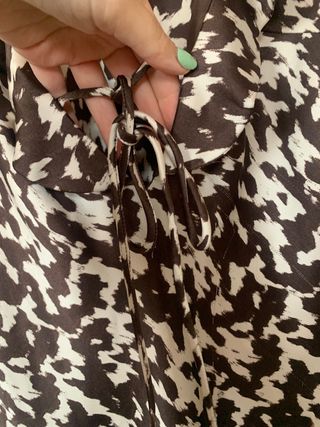 Vestido Zara Estampado Satén con Volantes