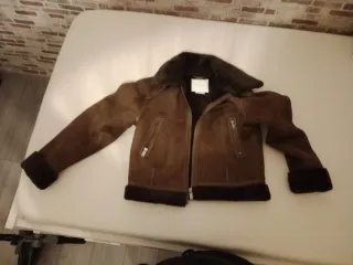 Chaqueta Stradivarius de cuero marrón Talla XS