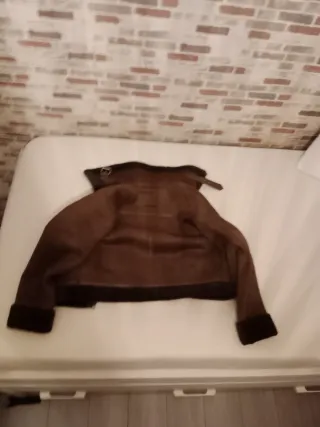 Chaqueta Stradivarius de cuero marrón Talla XS