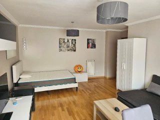 Se alquila habitación tipo ESTUDIO en Valdemoro Ma