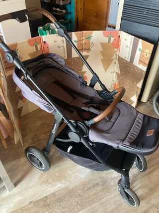 Silla Kinderkraft con cubrepiés,plastico agua