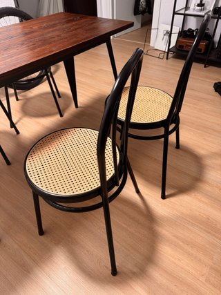 Mesa comedor estilo madera con 4 sillas