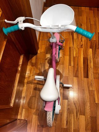 Bicicleta Infantil Minnie Rosa, poco uso.