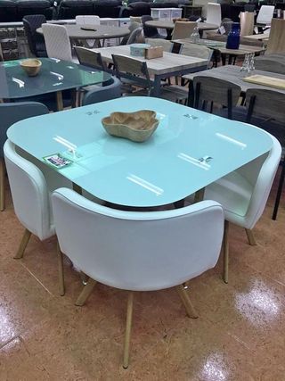 Mesa Cristal y 4 Sillas Madera