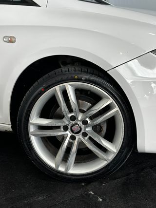 SEAT Leon 2010 ¡Perfectisimo estado + llanta 18”!