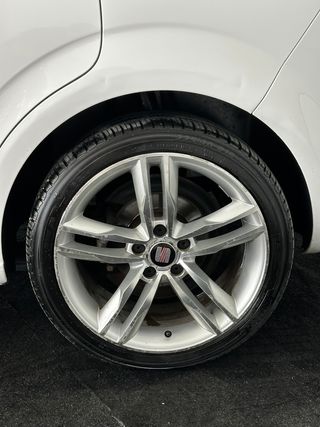 SEAT Leon 2010 ¡Perfectisimo estado + llanta 18”!
