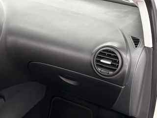 SEAT Leon 2010 ¡Perfectisimo estado + llanta 18”!
