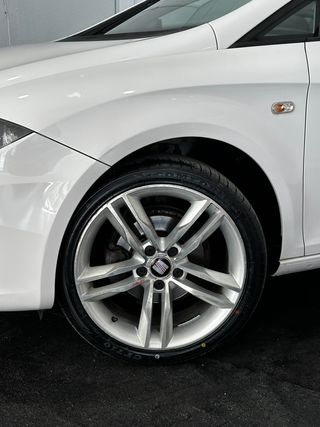 SEAT Leon 2010 ¡Perfectisimo estado + llanta 18”!