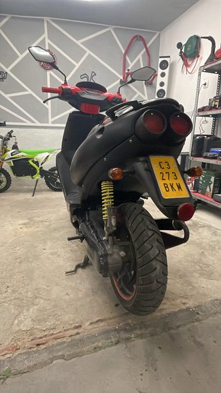 Aprilia SR 50 2001 CAMBIO POR DERBI VARIANT