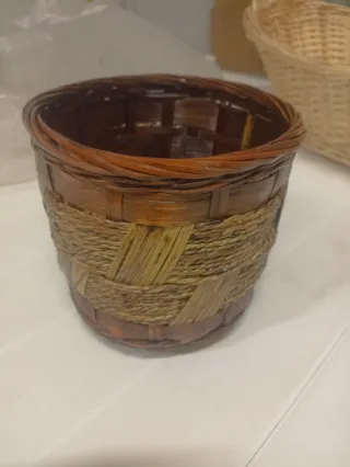 Cestas y recipientes de mimbre