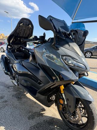 Tmax 560 Tech Max gris