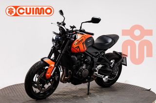 TRIUMPH TRIDENT 660