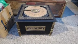 Gramola antigua HEROPHON