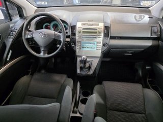 TOYOTA Corolla Verso