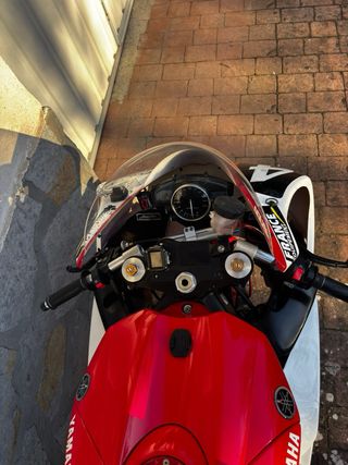 Yamaha R1 Circuito