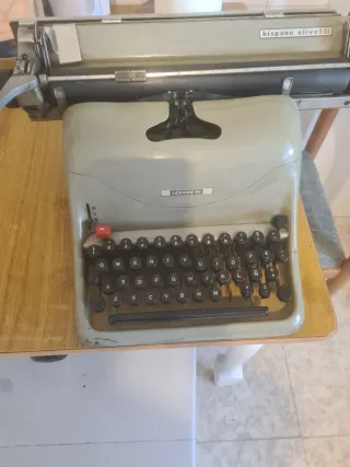 Máquina de escribir Olivetti Lexicon 80
