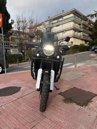 Husqvarna Norden 901 - EXTRAS 10.000 km