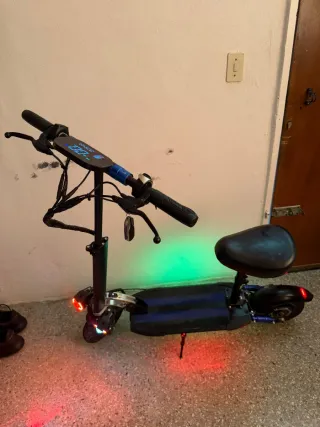 Patinete Eléctrico con Asiento