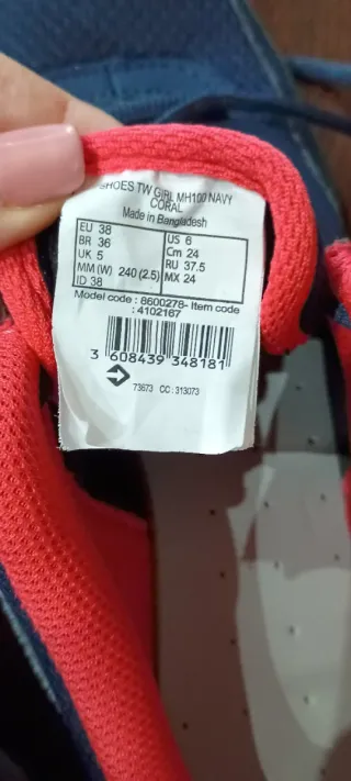 Zapatillas montaña Quechua azul y rosa