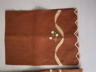 Coppia asciugamani ricamati