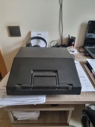 Máquina de escribir Olivetti Lettera 40