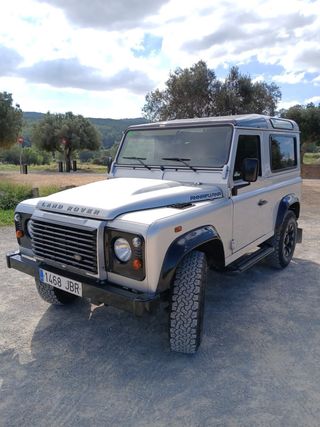 Land Rover Defender 2014