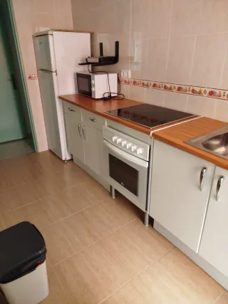 Piso rota , motos jerez alquiler finde .