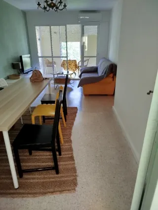 Piso rota , motos jerez alquiler finde .