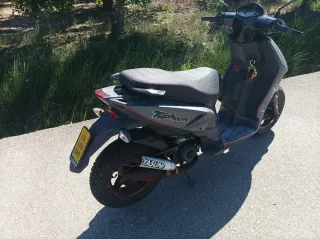 Piaggio Typhoon 50cc Scooter Gris