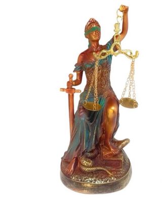 Dama de la Justicia. Espada y balanza. Abogados/a