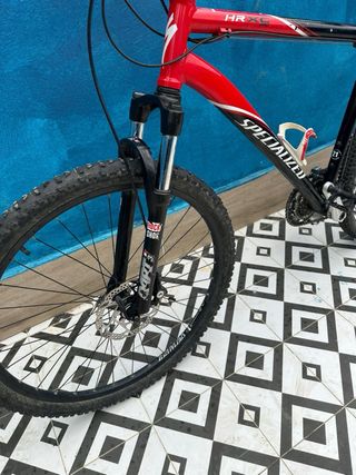 Bicicleta de Montaña Roja y Negra
