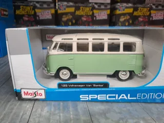 Maisto Volkswagen Van Samba 1:25