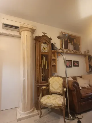 Colonne romane in legno beige, ciascuna 1250eu