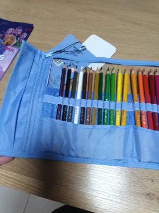 Astuccio Rotolo con Pastelli Colorati