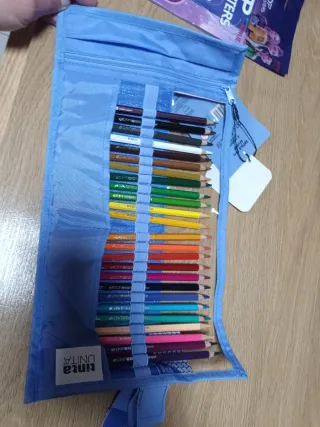 Astuccio Rotolo con Pastelli Colorati