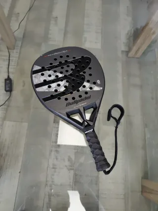 Bullpadel Hack 04 Hybrid pala pádel Paquito Navarr