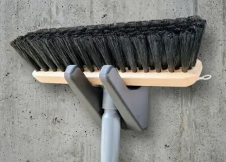 Supporto per attrezzi da giardino