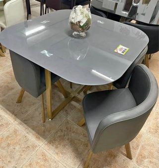 Mesa cristal templado y 4 sillas grises